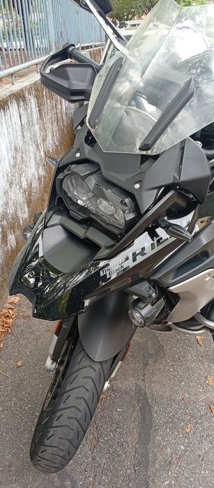BMW R1250GS rebaixada fábrica triple black