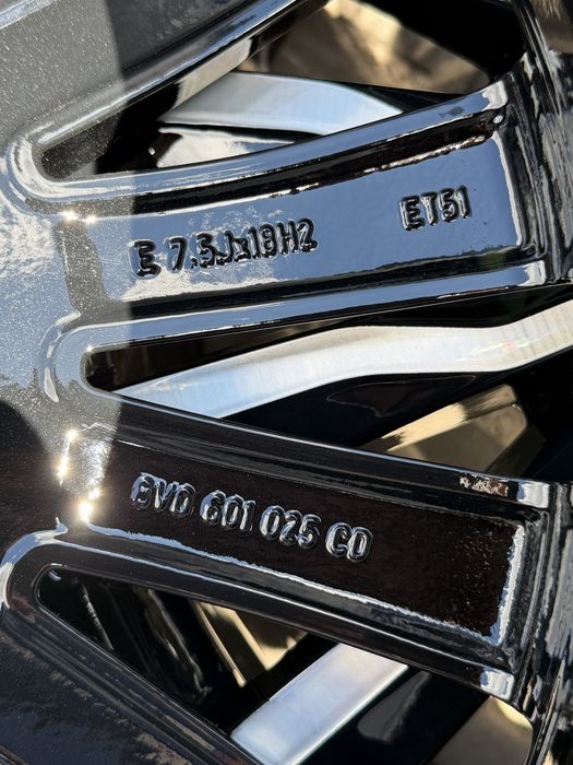 R18 5/112 Audi Original A3 Etron A1 A4 A6 Q3 Skoda VW Ауди Ауді 8V0 601 025 CD