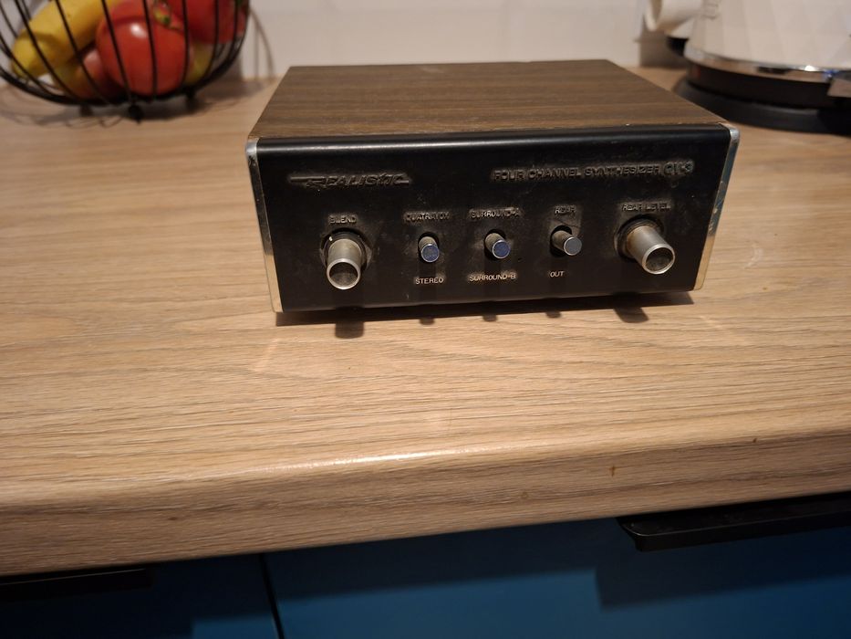 Syntezator kwadrofoniczny