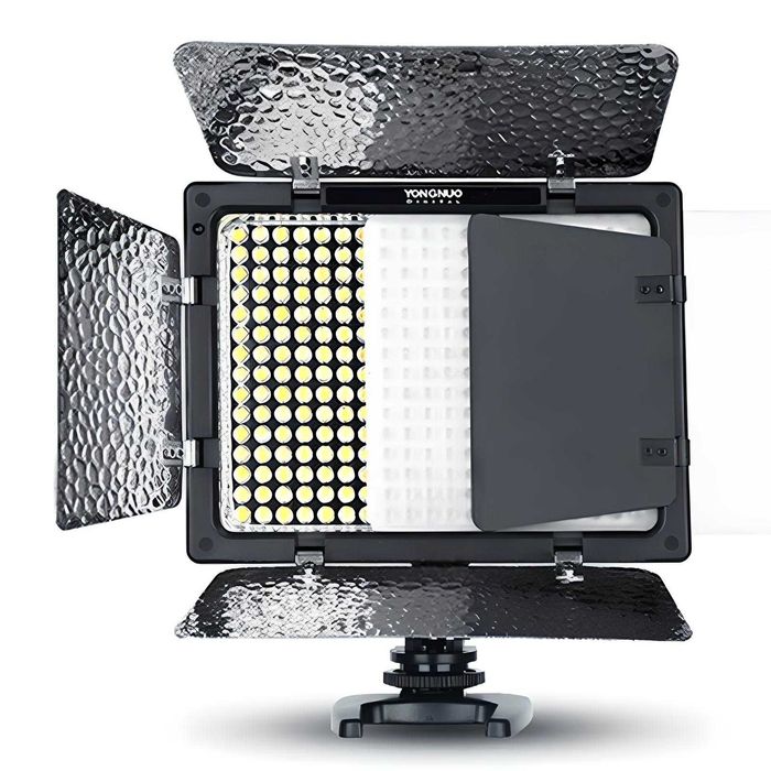 ВідеосвітлоYongnuo-300 III