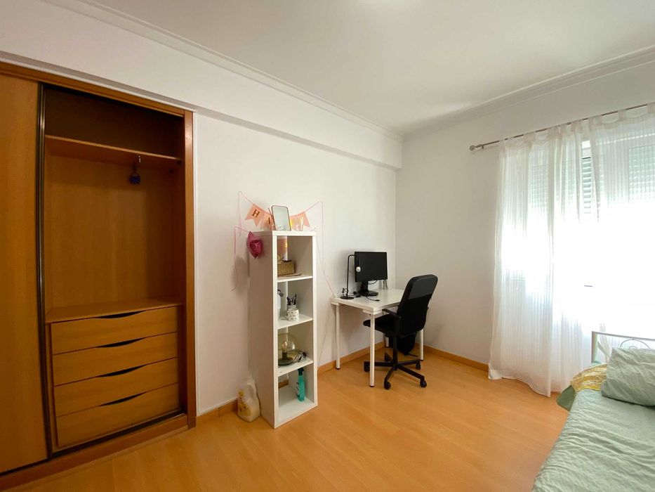 Quarto em Odivelas a 2 mins a pé do metro