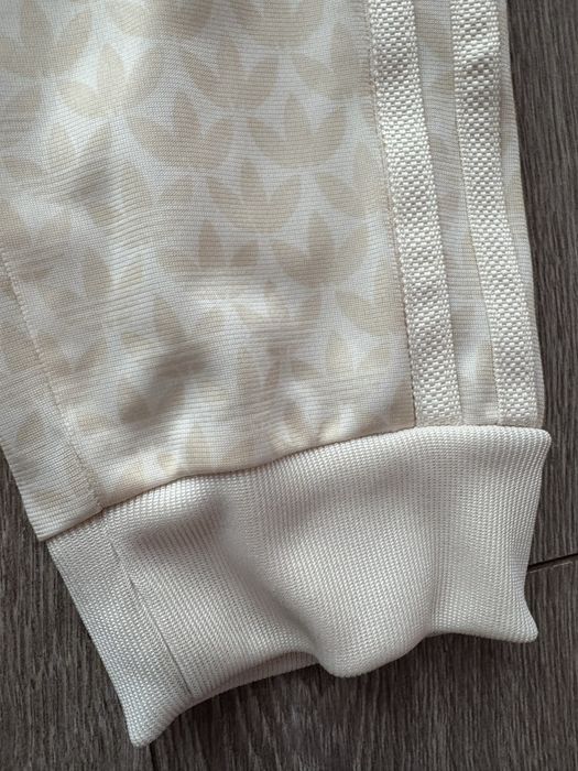 Spodnie dresowe dla dziewczynki adidas 140