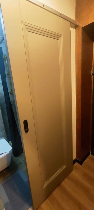 Skrzydło przesuwne do systemu naściennego MODO, drzwi