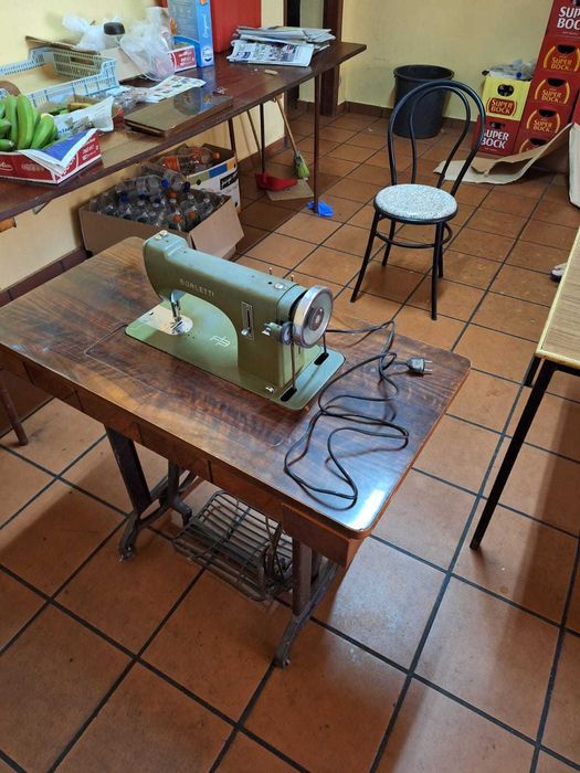 Mesa de costura marca Borletti