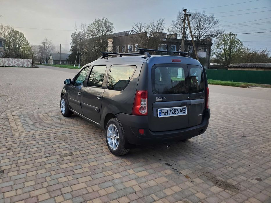Dacia Logan MCV 7 місць