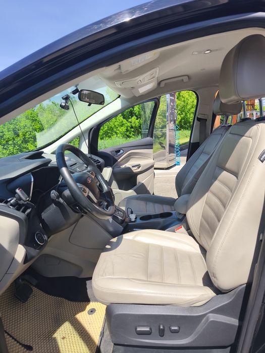 Ford C-Max SE Hybrid 2017 надійний та економний