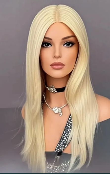 Długa peruka jasny blond