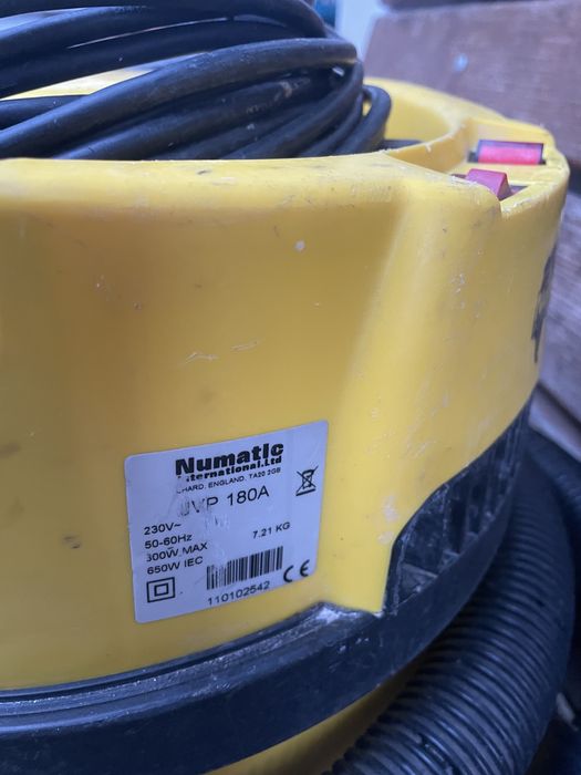 Будівельний пилосос,дуже гарно тягне