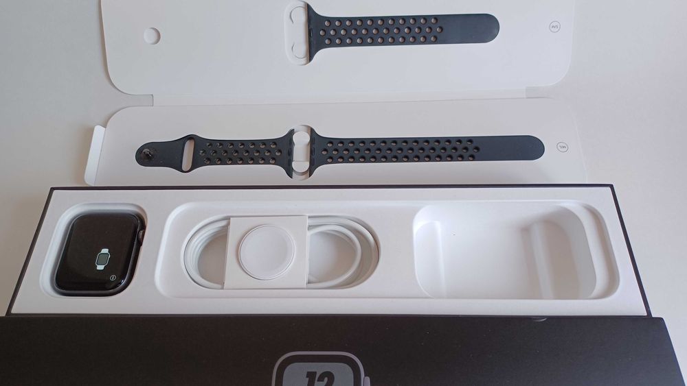 Apple Watch series 4 Nike+ 44mm GPS + Cellular Aluminum