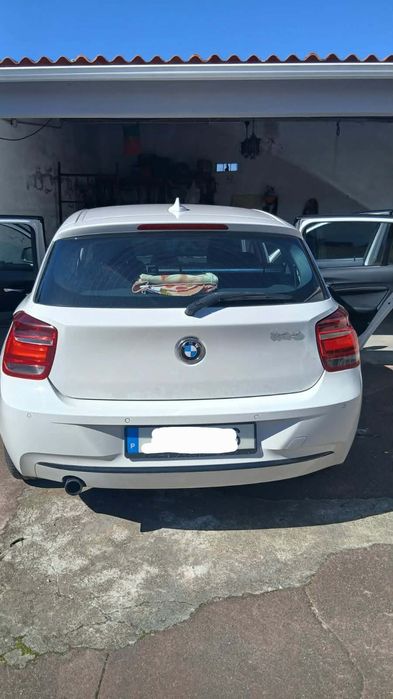 Carro BMW 114 excelente