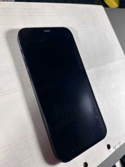 iPhone 12 128 GB 74% bateria