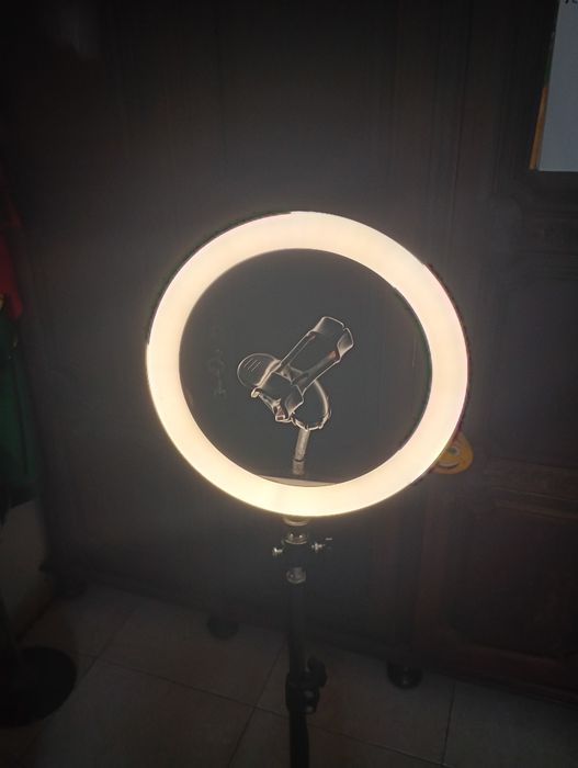 Tripé com anel de luz