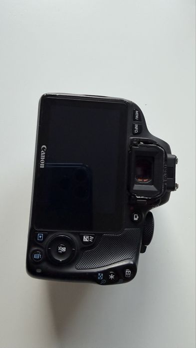 Canon EOS 100D