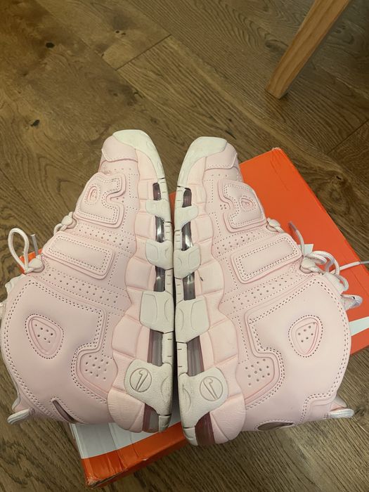 Buty różowe nike uptempo