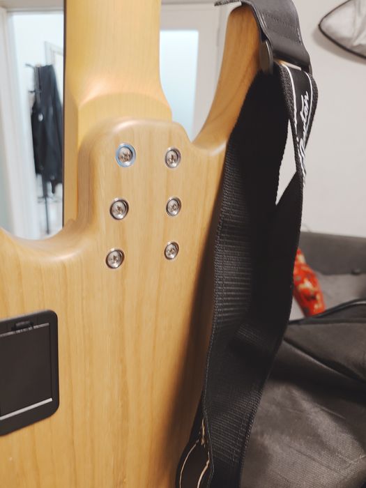 Baixo 5 cuerdas Harley benton bass activo