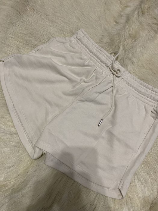 Жіночі шорти H&M  нові!!!