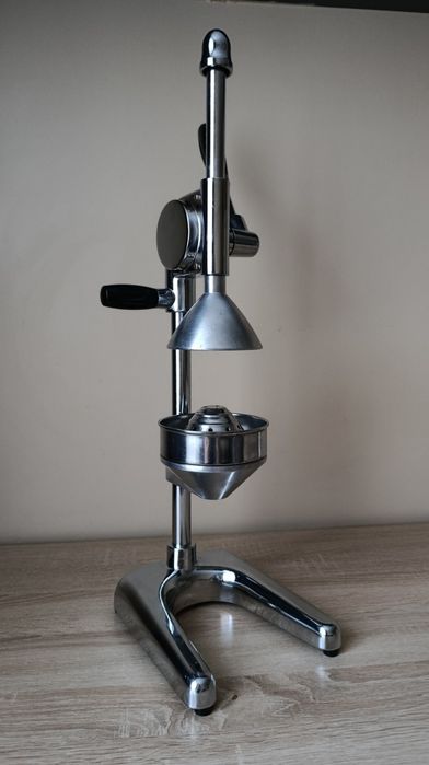 Професійна соковижималка-Прес для цитрусових