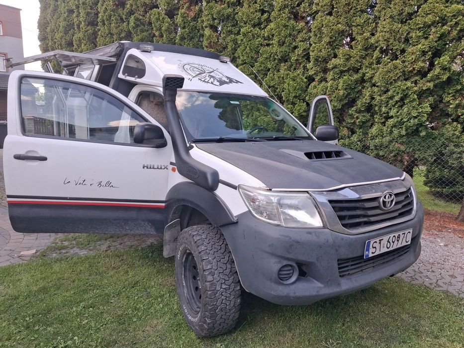 Toyota Hilux Sprzedam samochód wyprawwowy,mały kamper