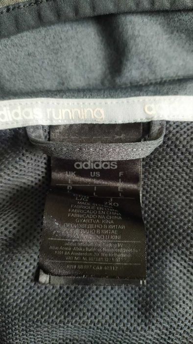 Adidas Running лёгкая беговая ветровка с капюшоном — размер L