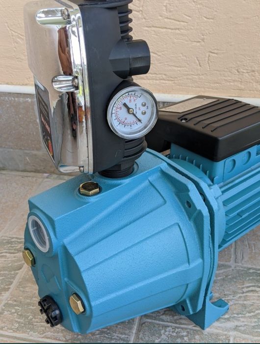 Насос і автоматика. Для поливу, водопостачання і побутових потреб