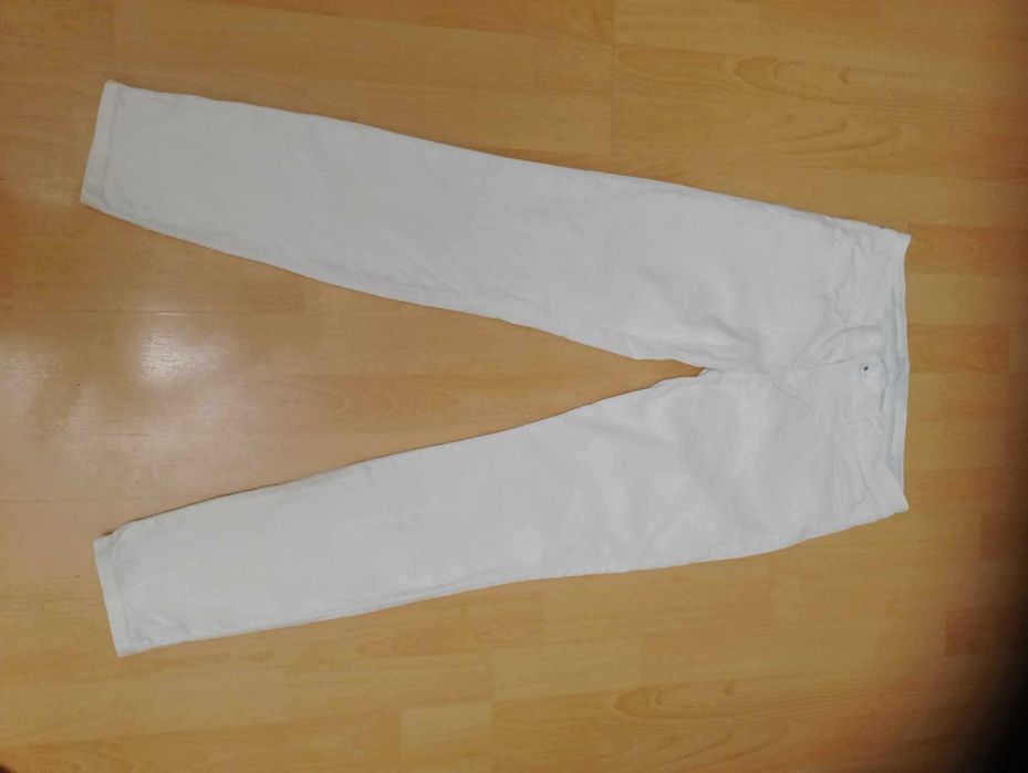 Białe spodnie ,,wężowa skórka''