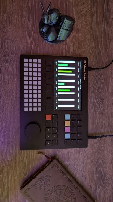 Polyend Tracker sampler, groovebox + decksaver