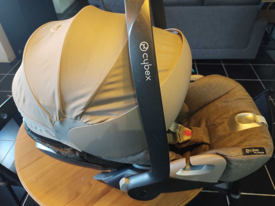 Cadeira Auto / Ovinho Cybex Platinum Cloud Q (Sem Acidentes)
