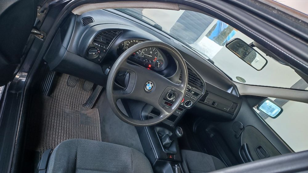 Sprzedam BMW e 36 sedan 1.8 m 40