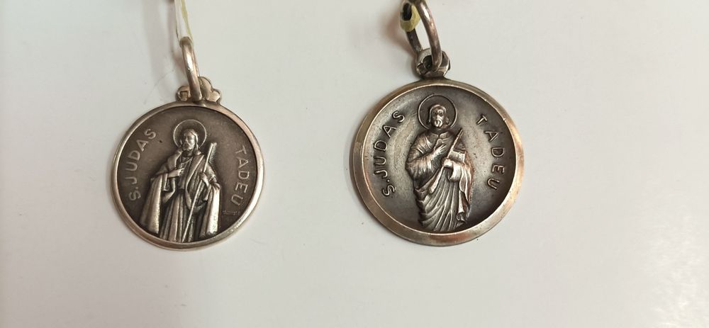 Medalhas religiosas antigas em prata 925 com marca de contraste