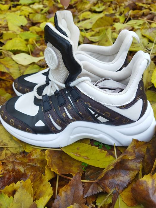 Кросівки жіночі 38 р