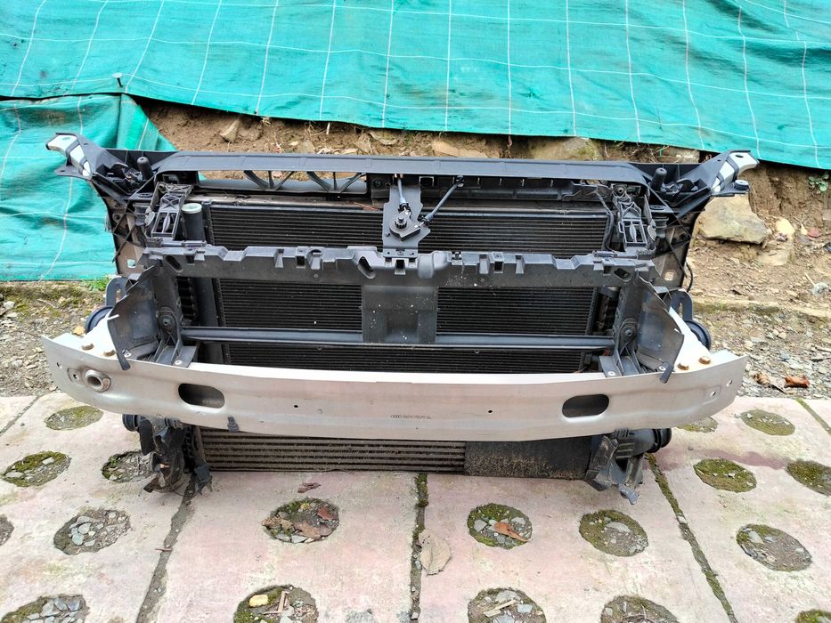 Pas przedni kompletny audi a4 b9 sedan 2.0 tfsi chłodnice wentylator