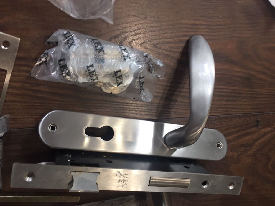 Замок дверной наружный