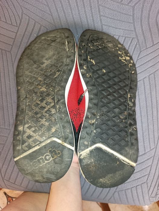 Buty sportowe męskie Bench czerwono-czarne