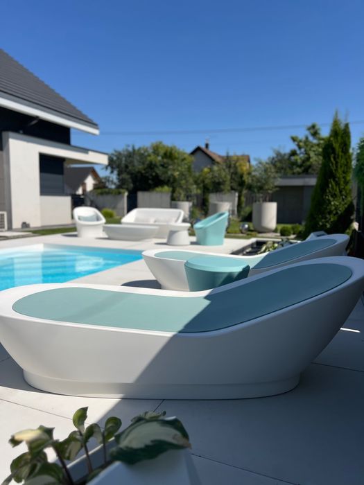 Nowoczesne leżanki leżaki szezlong ogród basen Venve design leżak