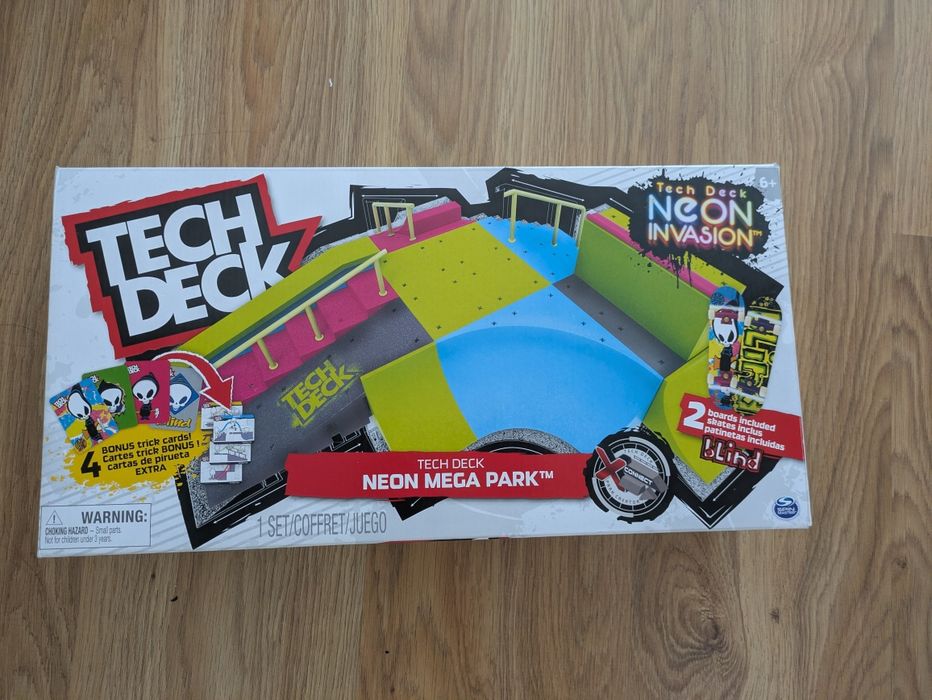 Tech Deck Neon Mega Park – Pista de Skate Fingerboard + Caixa