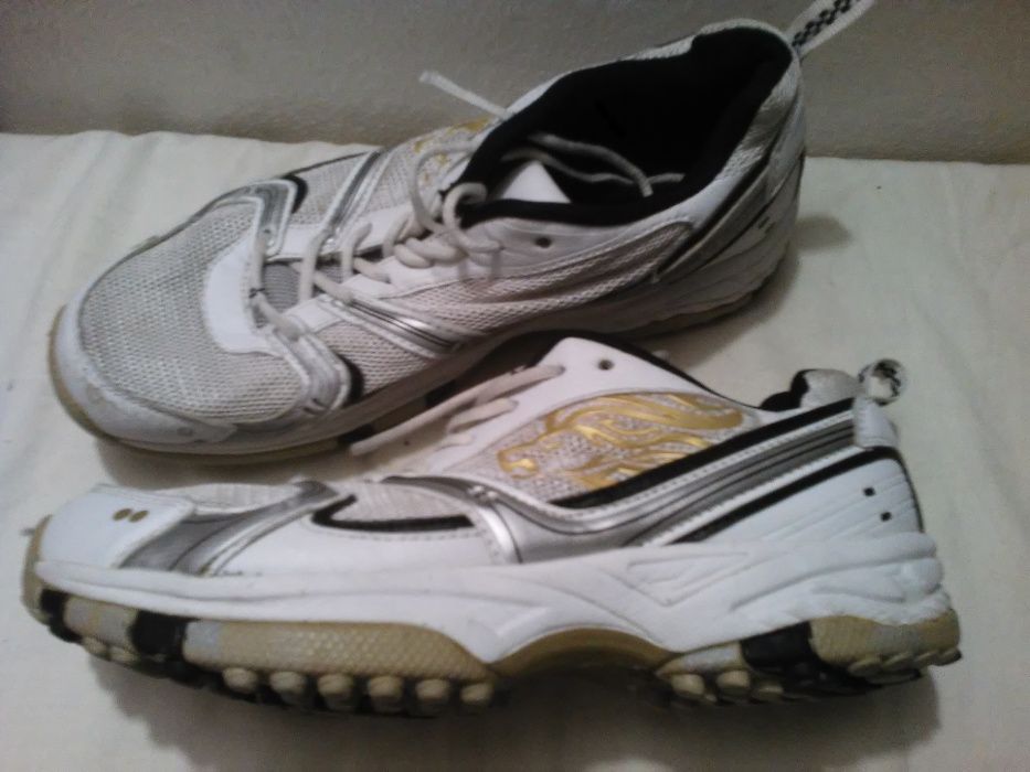 buty sportowe, adidasy TURFY (na orlik) 39/40