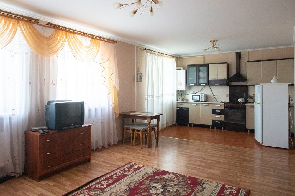 Подобово,погодинно затишна квартира центрі міста поруч військова части