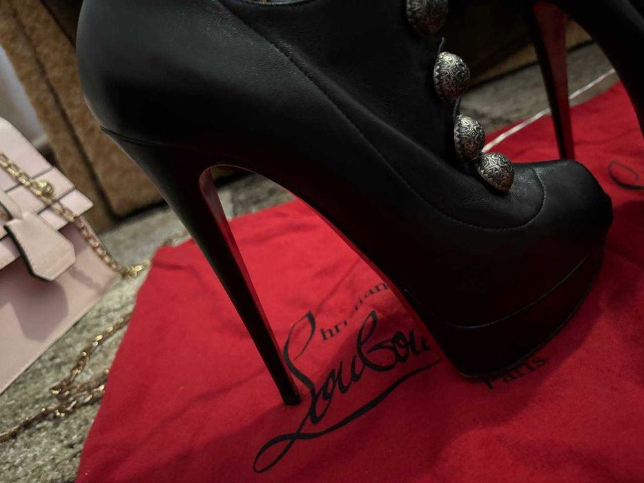 Christian Louboutin 39 (Original)