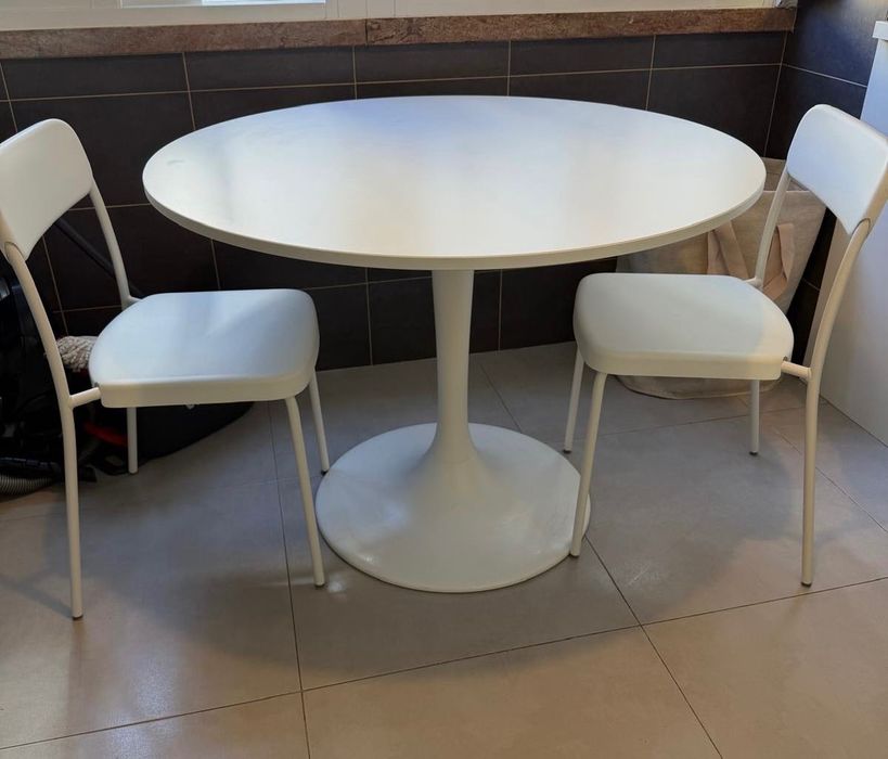 4 cadeiras brancas IKEA - Como NOVAS