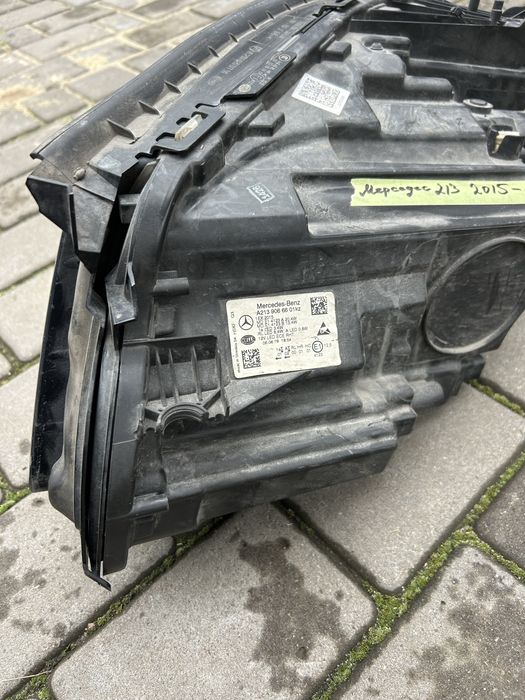 Mercedes права фара e-class W213