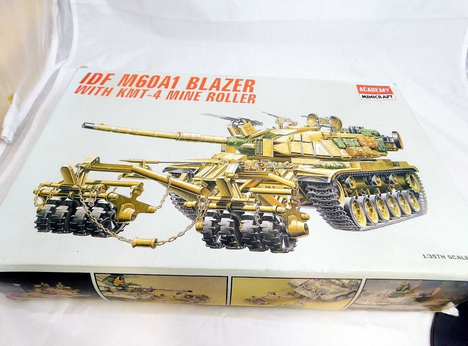 Збірні пластикові моделі військової техніки в масштабі 1/35
