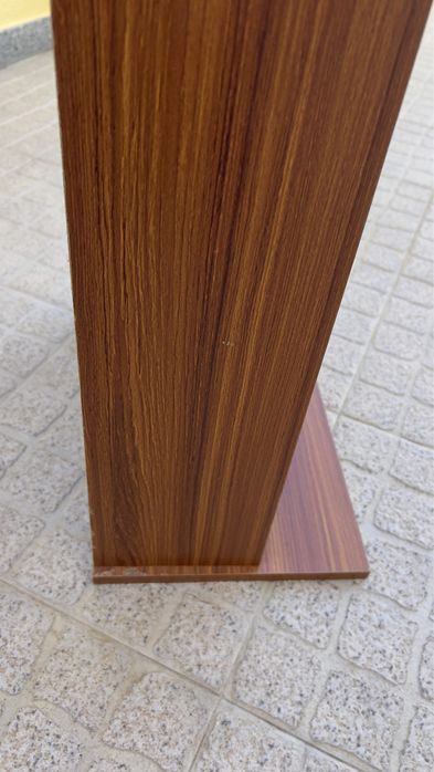 Móvel de sala para CD’s. Usado.