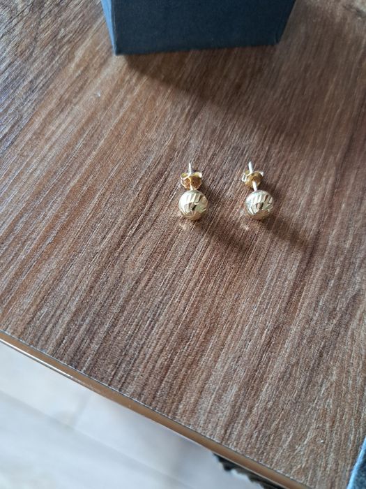 Złote kolczyki diamentowane  kuleczki próba 585 0,7mm