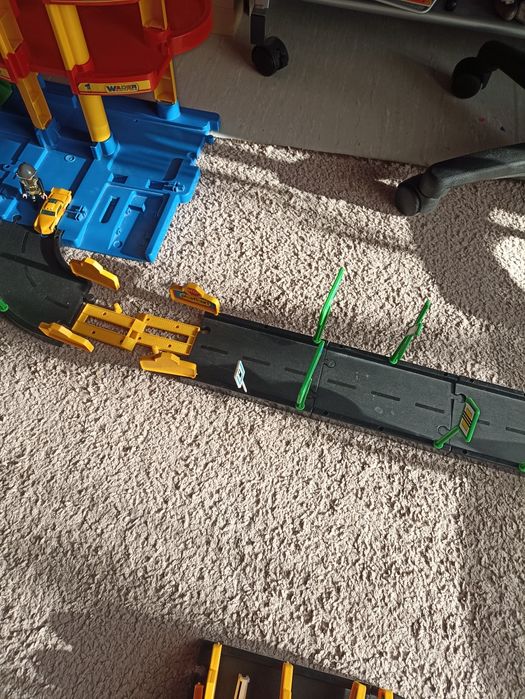 Продам авто паркінг