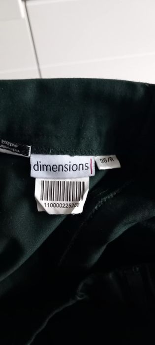 Ciemnozielone spodnie bojówki Dimensions. r. M