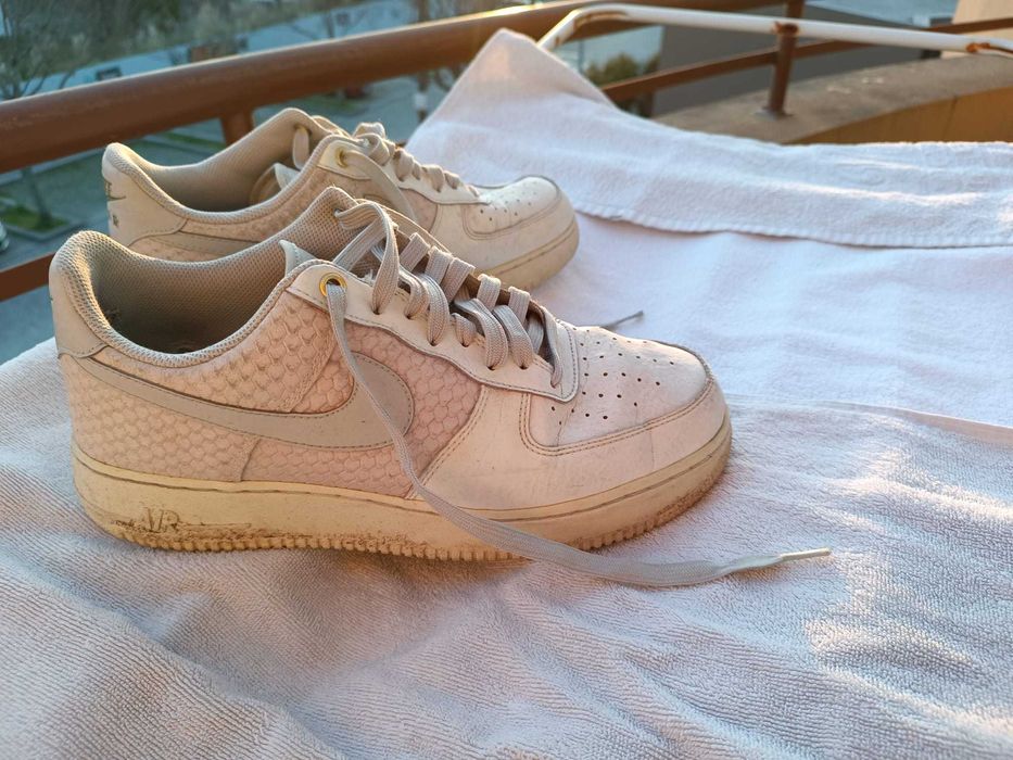 NIKE AIR FORCE 1 '07 LV8 Tamanho 43