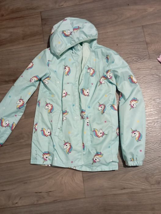 Верхній одяг на дівчину 10 років