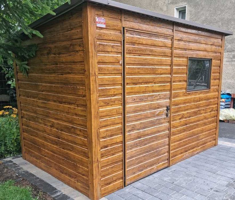 Drewnopodobny Domek Narzędziowy z Dużym Oknem