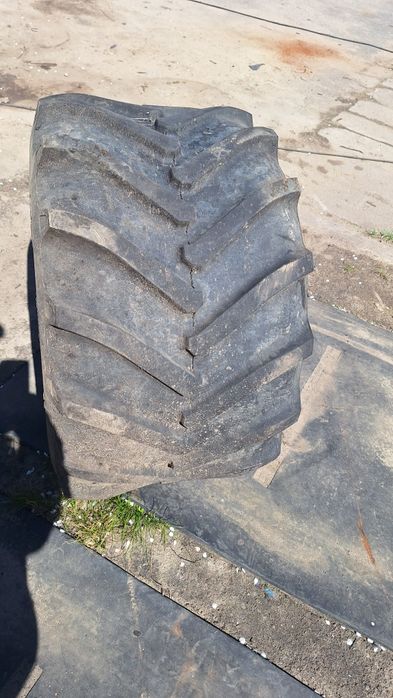 Opona 31x15.50-15 Hns bkt