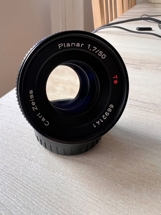 Carl Zeiss Planar 50mm 1.7 T* C/Y